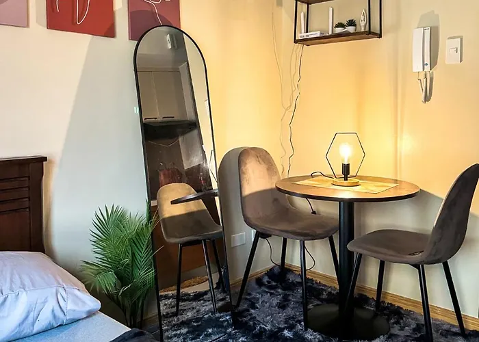 Sunshine 100 Stylish By The Capital Aparthotel Manila